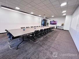 CorporateCubes.Co - 333 Collins