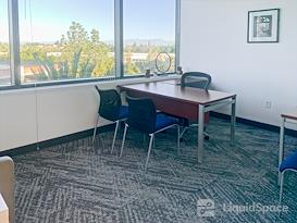 Regus | Cerritos Towne Center