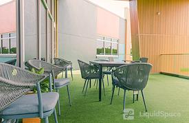 4 & Co Coworking Spaces - Land O' Lakes