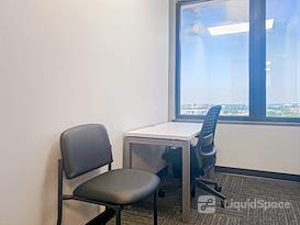 Regus | NC, Winston-Salem - W Third St