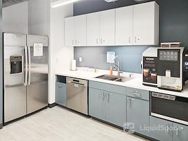Regus | FL, Jacksonville - Laura St