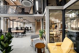 Puzl CowOrKing Budapest