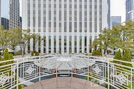 Carr Workplaces - Aon Center