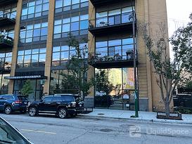 Regus | Chicago - N Green St