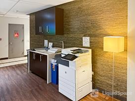 Regus | 600 Third Avenue