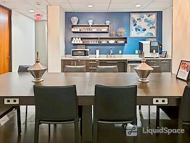 Regus | TX, Dallas - Mockingbird Towers