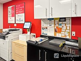 Regus | Metro Plaza II