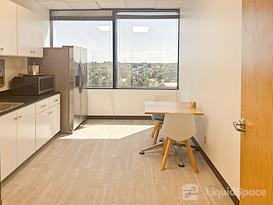 Regus | LA, Lafayette - W. Pinhook Rd.