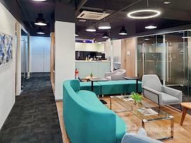 Regus | Clark, Clark Center 07