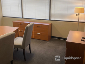 580 Executive Center