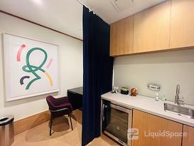 WeWork | 1 Belvedere Pl