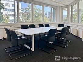 HQ | Stuttgart, HQ Offisto