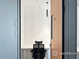 Regus | Chongqing, Weiyi Center