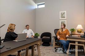 Expansive - 216 Coworking