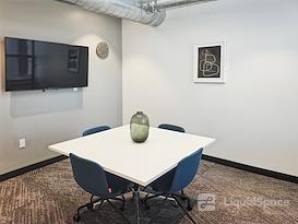 Regus | FL, Jacksonville - Laura St