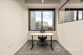 Industrious - 386 Park Ave S