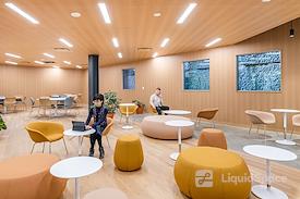 SPACES | BC, Vancouver - Green Lamp