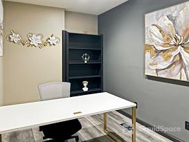 Regus | MO, St. Louis - The Luxe on Lami