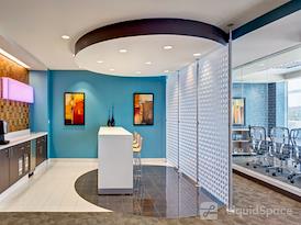 Regus | 24th and Camelback