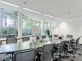 Signature | FRANKFURT, SIGNATURE OpernTurm