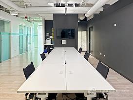 SPACES | IL, Chicago-  1 N State Street