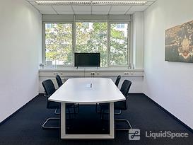 HQ | Stuttgart, HQ Offisto