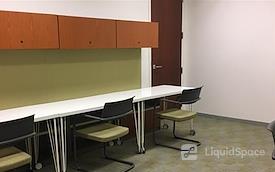 Carr Workplaces - Aon Center