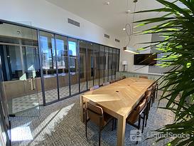 Common Desk - 6th & Congress