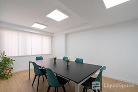 NIDUS COWORKING & OFFICE