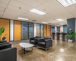 Boxer - 8330-8360 LBJ Freeway