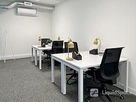 Regus | London, 123 Disraeli Road