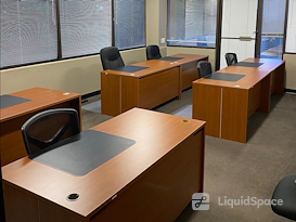 580 Executive Center