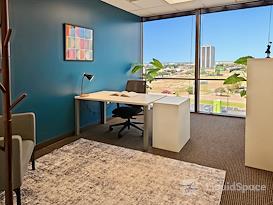 Regus | TX, Dallas - Mockingbird Towers