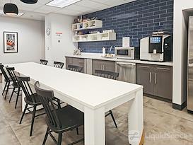 HQ | WI, Brookfield - Brookfield Square