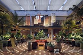 Signature | London, Conductor