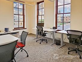 Regus | IA, Davenport - Harrison St