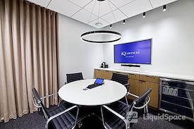 iQ Offices | 302 Bay St.