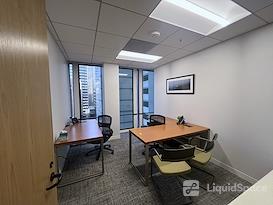 Carr Workplaces - Embarcadero Center