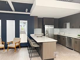 HQ | MI, Madison Heights - Dequindre Rd