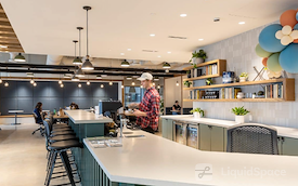 Common Desk - Energy Square