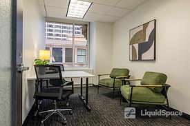 Expansive - Magnificent Mile