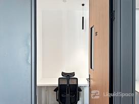 Regus | Chongqing, Weiyi Center