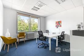 Regus | Fontainebleau, Stop &amp; Work Fontainebleau