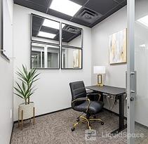 Lucid Private Offices | Camelback - Biltmore