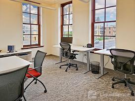 Regus | IA, Davenport - Harrison St