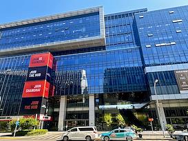 Regus | Shanghai, The Hub