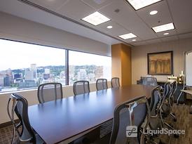 Regus | US Bancorp Tower Downtown PDX