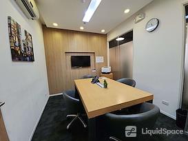Regus | Clark, Clark Center 07