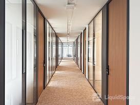 Regus | Chongqing, Weiyi Center