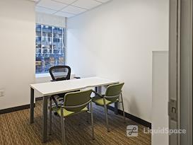 Regus | 600 Third Avenue